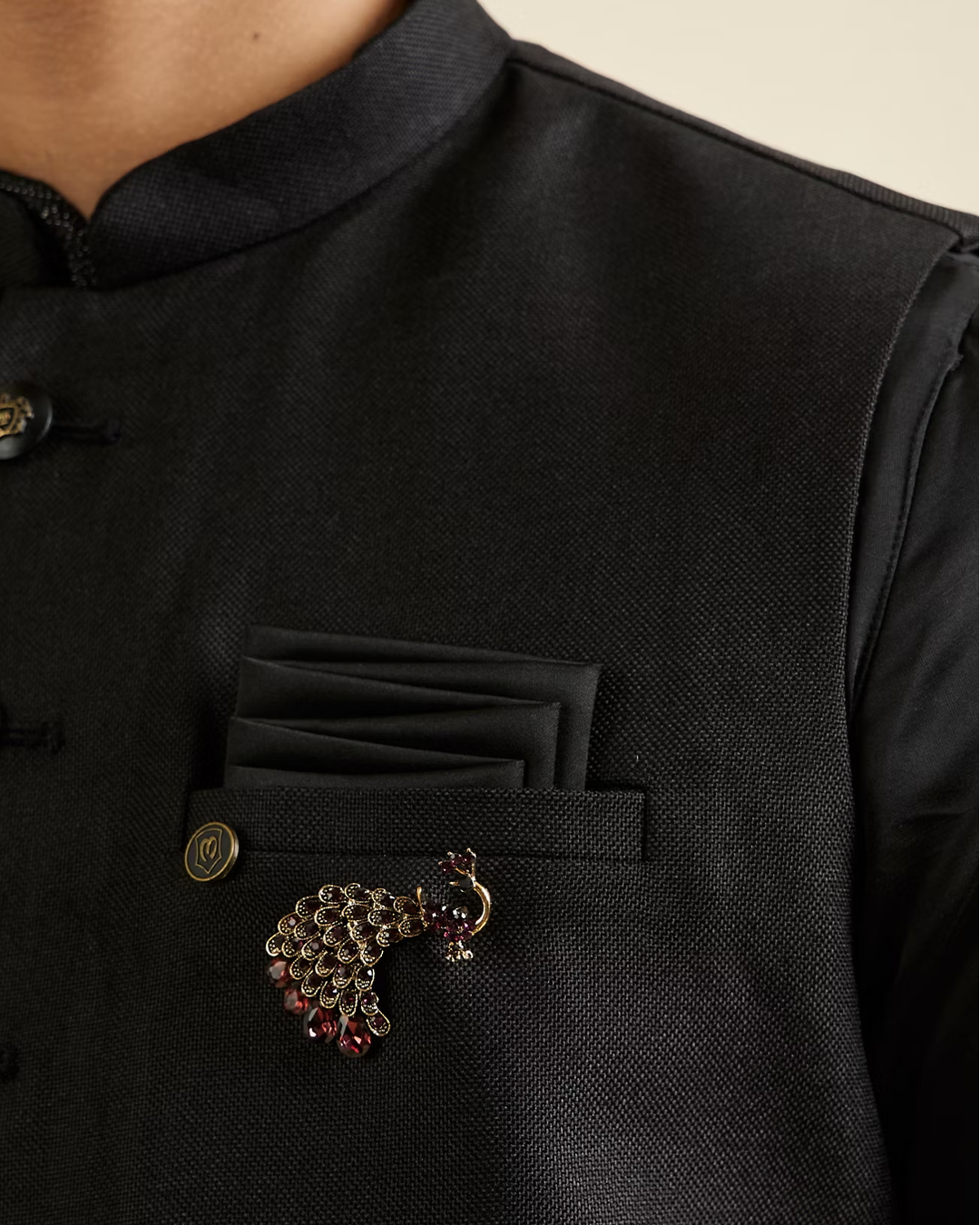 Regal Brown Delight Brooch