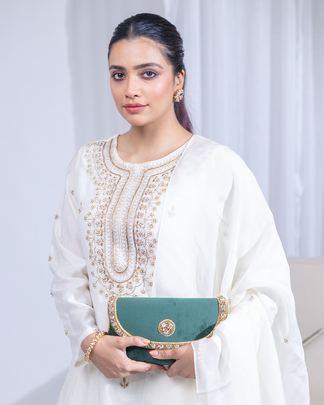 Elegant Off-White Embroidered Kurta