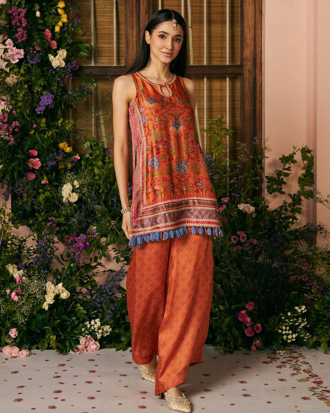 Taali Cupro Satin Printed Orange Kurta Set